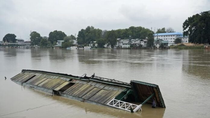 boat capsize